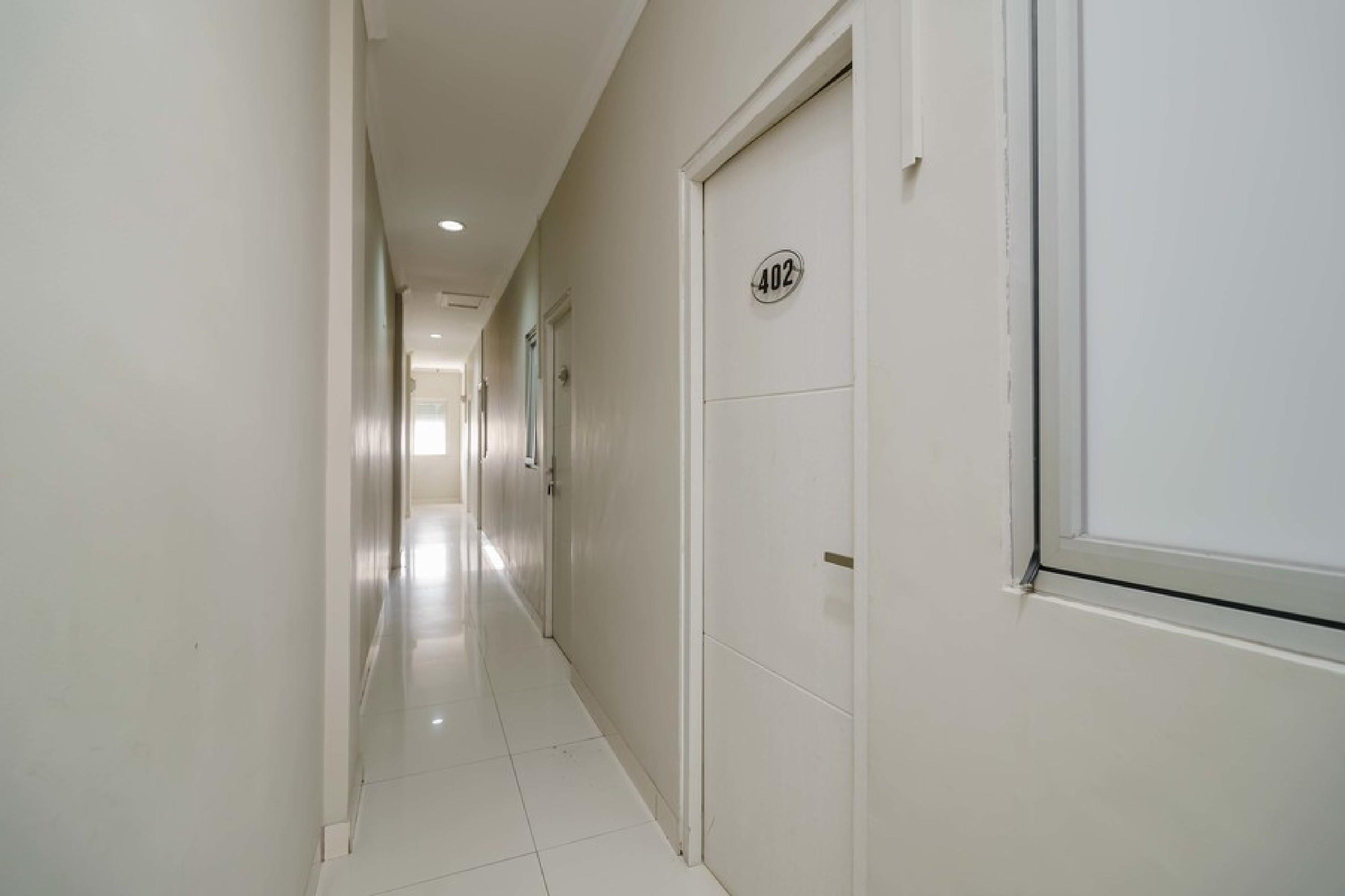 Готель Reddoorz @ Mangga Besar 2 Джакарта Екстер'єр фото