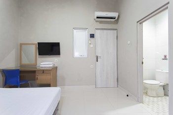 Готель Reddoorz @ Mangga Besar 2 Джакарта Екстер'єр фото