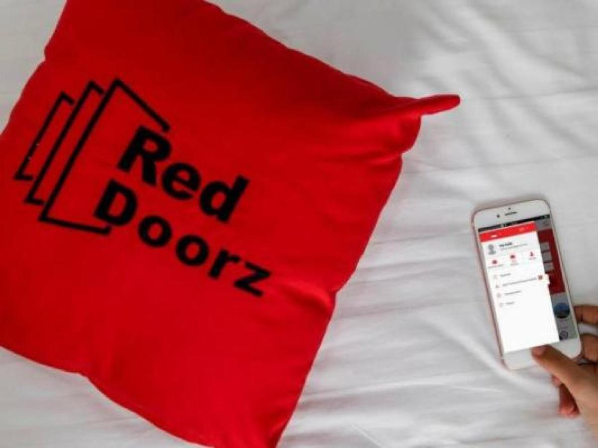 Готель Reddoorz @ Mangga Besar 2 Джакарта Екстер'єр фото